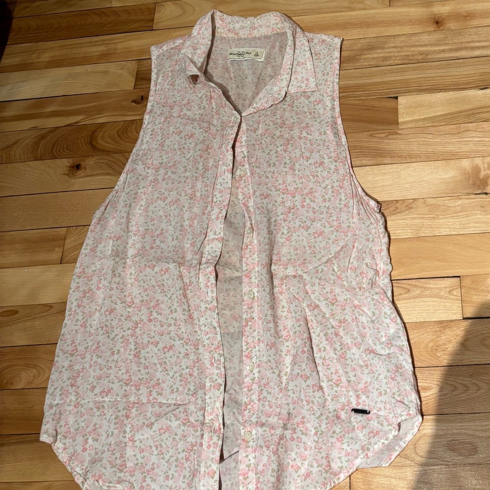 Abercrombie & Fitch Pink Floral Button Down Shirt